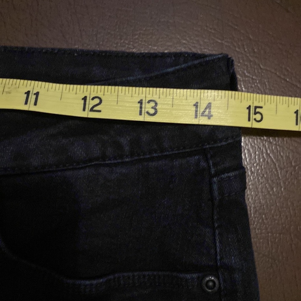 NYDJ black hi rise boot cut with bedazzled back pockets size 6. - Picture 8 of 10